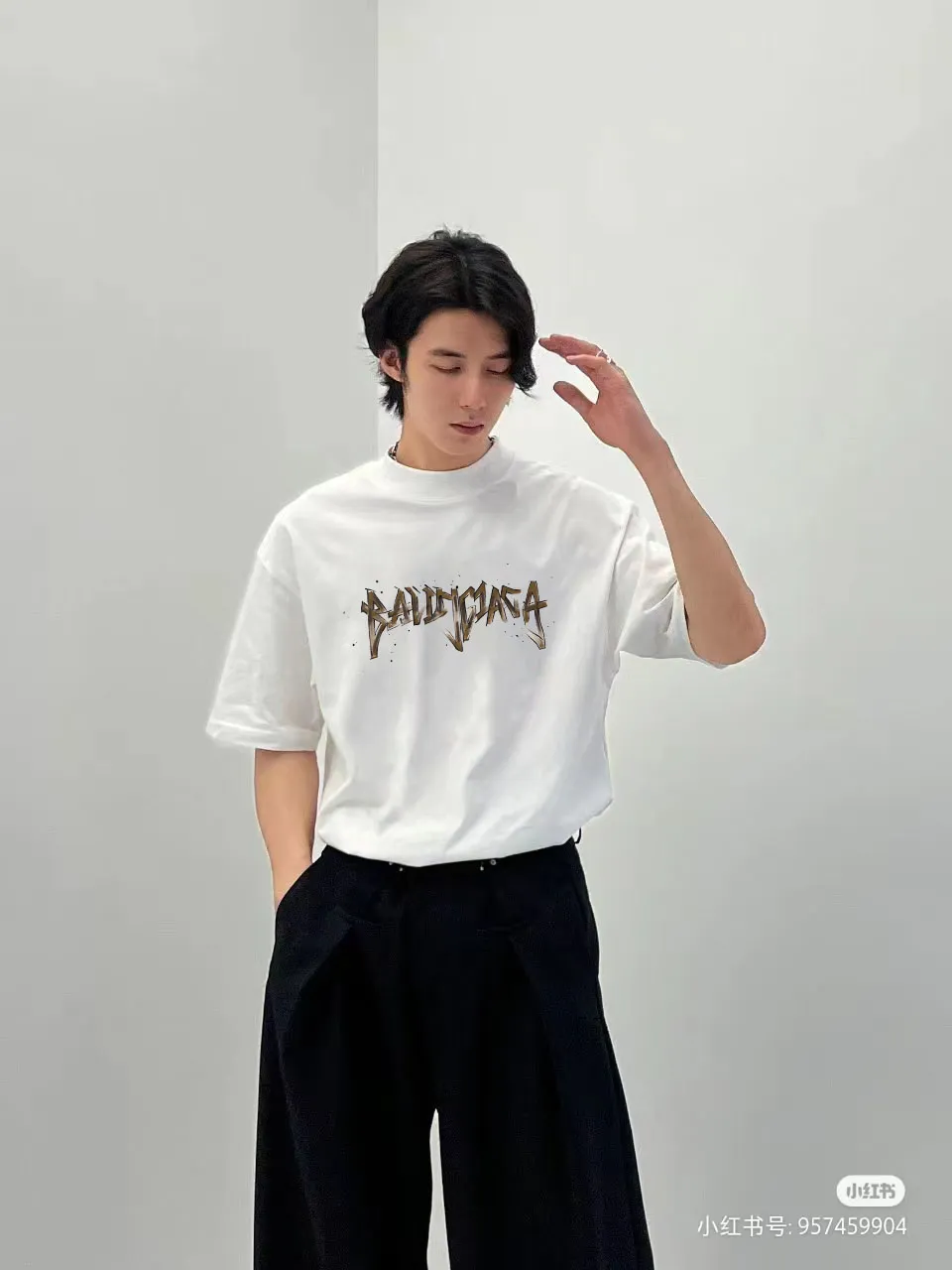 P80✨🔥 BALENCIAGA Paris lettering printed short-sleeved T-shirt, custom-woven and dyed 280g combed cotton heavyweight fabric, zero color difference in thread, perfect details, different from the current version on the market, welcome to compare, Same Style for men and women, must-sell in the picture above Color: White Black Size: 1 2 3 4